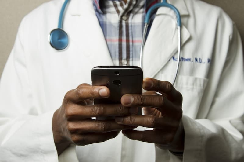How Healthcare Clinics Reduce No-Shows by 50%